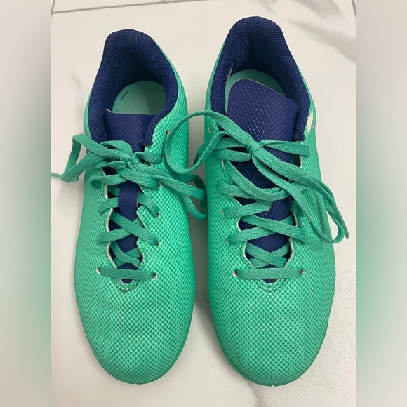 Adidas Teal and Navy Indoor Football Shoes Size 2 Youth Unisex - Picture 1 of 9
